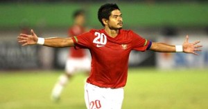 Bambang Pamungkas usai cetak gol keempat Indonesia saat vs Palestina dalam Friendly Match di stadion Manahan Solo, 22/08/11. Farid Fandi/Jawa Pos
