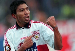 GERMANY - MARCH 15: Fussball: VfB Stuttgart/am 15.03.1997, Giovane ELBER (Photo by Bongarts/Getty Images)